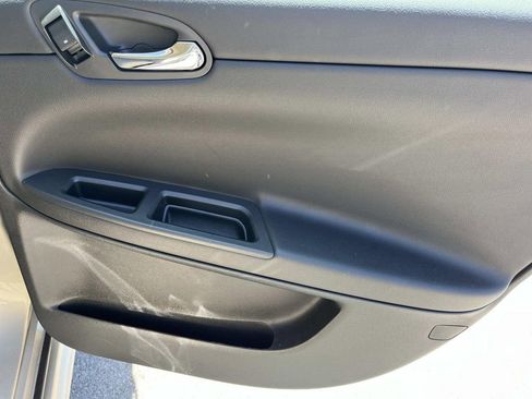 Used 2012 Chevrolet Impala LTZ FWD image 18