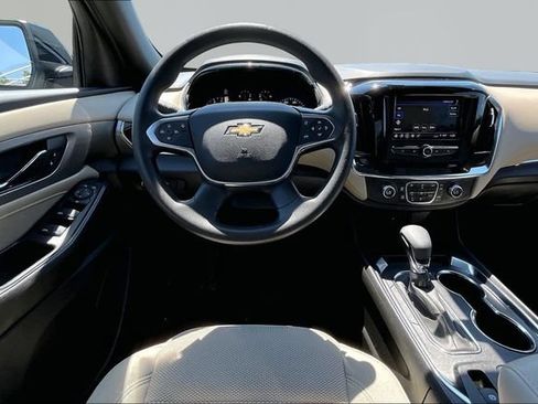 Used 2023 Chevrolet Traverse LS FWD image 8