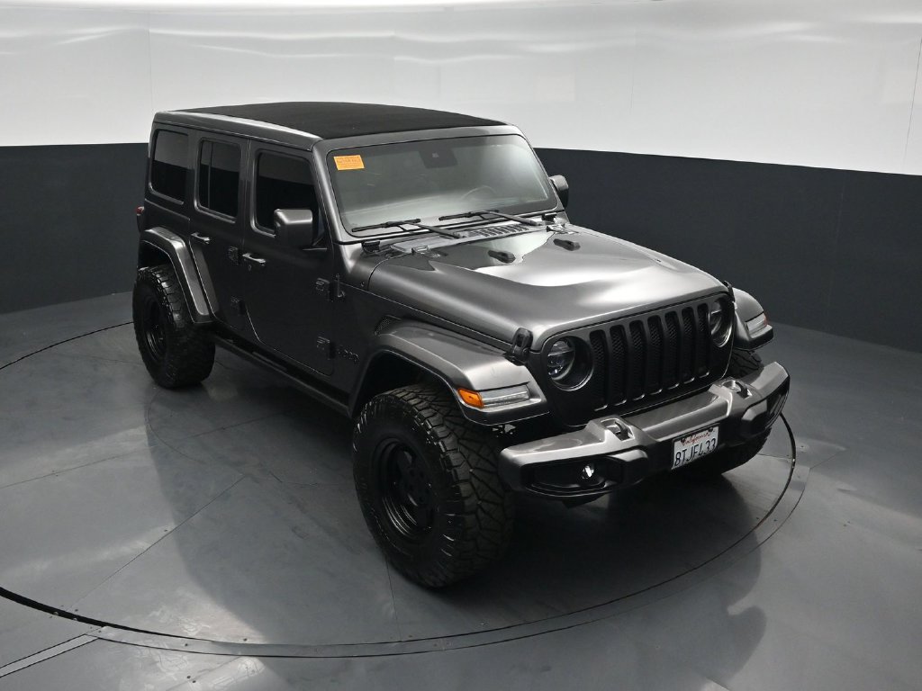 Used 2020 Jeep Wrangler Unlimited Sahara AWD/4WD image 31