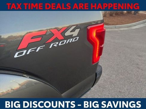 Used 2015 Ford F150 Lariat w/ Equipment Group 502A Luxury image 5