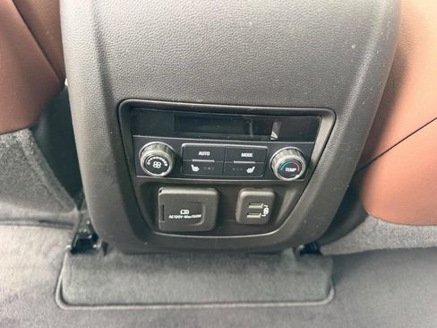Used 2021 Buick Enclave Avenir w/ Avenir Technology Package AWD/4WD image 11