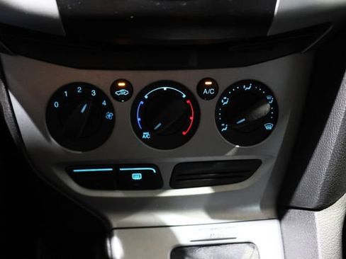 Used 2014 Ford Focus SE FWD image 24