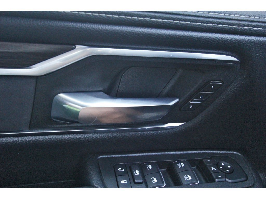 Used 2026 RAM 1500 Laramie AWD/4WD image 21