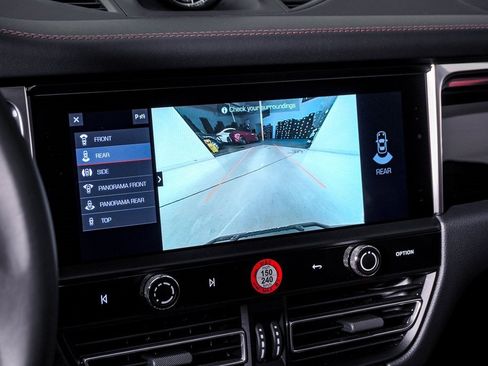 Certified 2025 Porsche Macan image 23