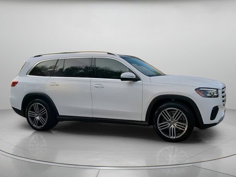 Used 2026 Mercedes-Benz GLS 450 4MATIC image 35