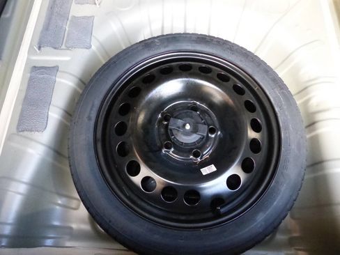 Used 2025 Chevrolet Trax LT w/ Driver Confidence Package image 28