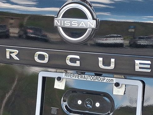 Used 2023 Nissan Rogue SV w/ SV Premium B Package AWD/4WD image 32