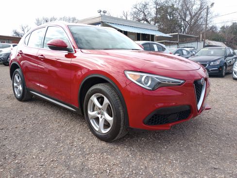 Used 2018 Alfa Romeo Stelvio AWD image 1