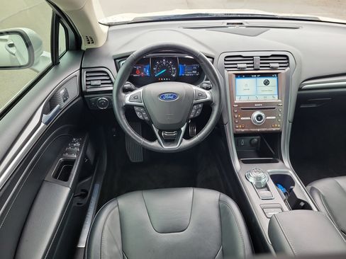 Used 2018 Ford Fusion Titanium image 10