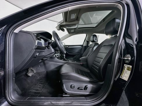 Used 2024 Volkswagen Jetta SE FWD image 13