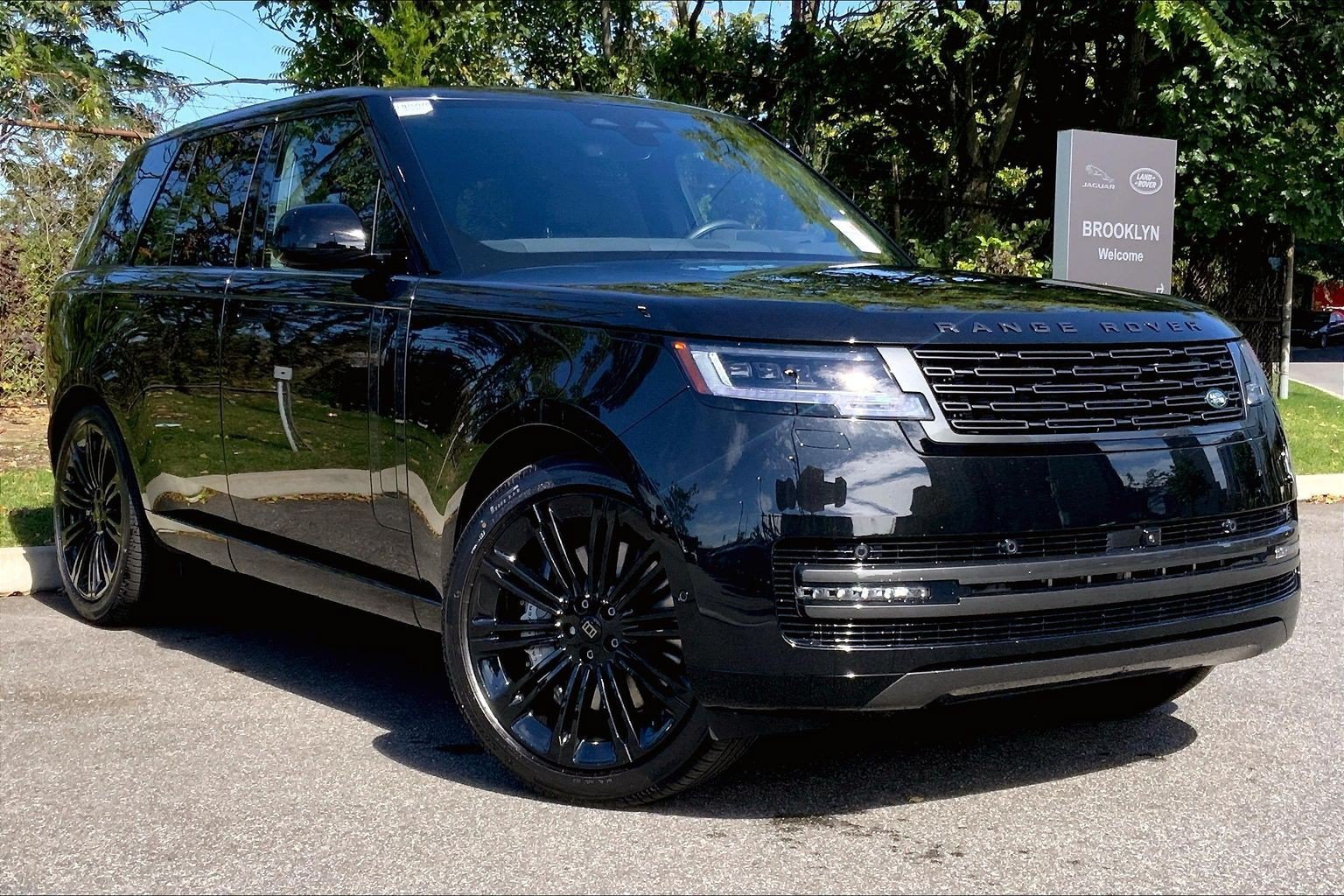 New 2027 Land Rover Range Rover SE AWD/4WD image 2
