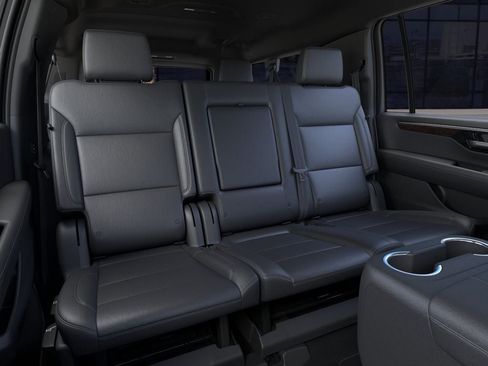 New 2026 Chevrolet Suburban LT AWD/4WD image 17