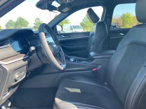 New 2026 Jeep Grand Cherokee Altitude image 11