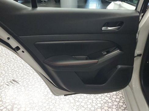 Used 2024 Nissan Altima 2.5 SR FWD image 16