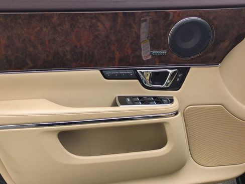 Used 2019 Jaguar XJ R-Sport AWD/4WD image 13