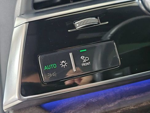 Used 2021 Audi Q8 Prestige AWD/4WD image 19