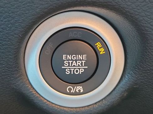 New 2026 Chrysler Voyager LX image 25