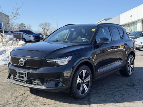 Used 2023 Volvo XC40 Recharge Plus image 22
