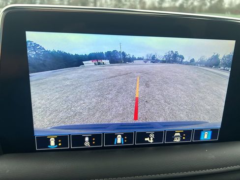 Used 2021 Chevrolet Tahoe Z71 w/ Z71 Signature Package image 31