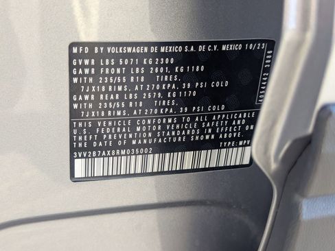 Used 2024 Volkswagen Tiguan SE AWD/4WD image 36