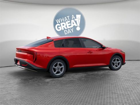 New 2025 Kia K4 LXS image 6