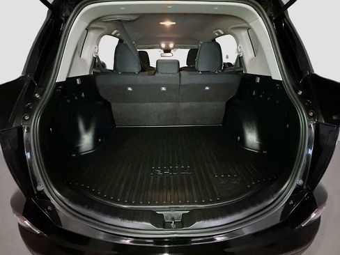 Used 2018 Toyota RAV4 LE w/ All Weather Liner Package AWD/4WD image 33