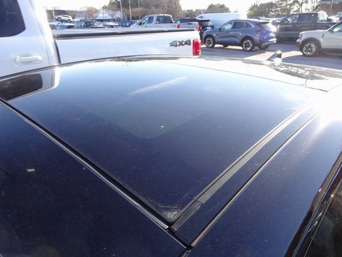 Used 2019 Toyota Camry XSE image 12