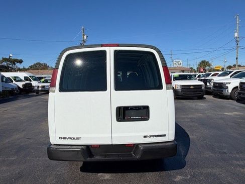 Used 2000 Chevrolet Express 2500 Express image 6
