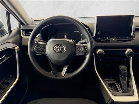 Used 2025 Toyota RAV4 XLE FWD image 11