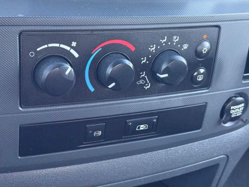 Used 2007 Dodge Ram 2500 Truck SLT RWD image 23
