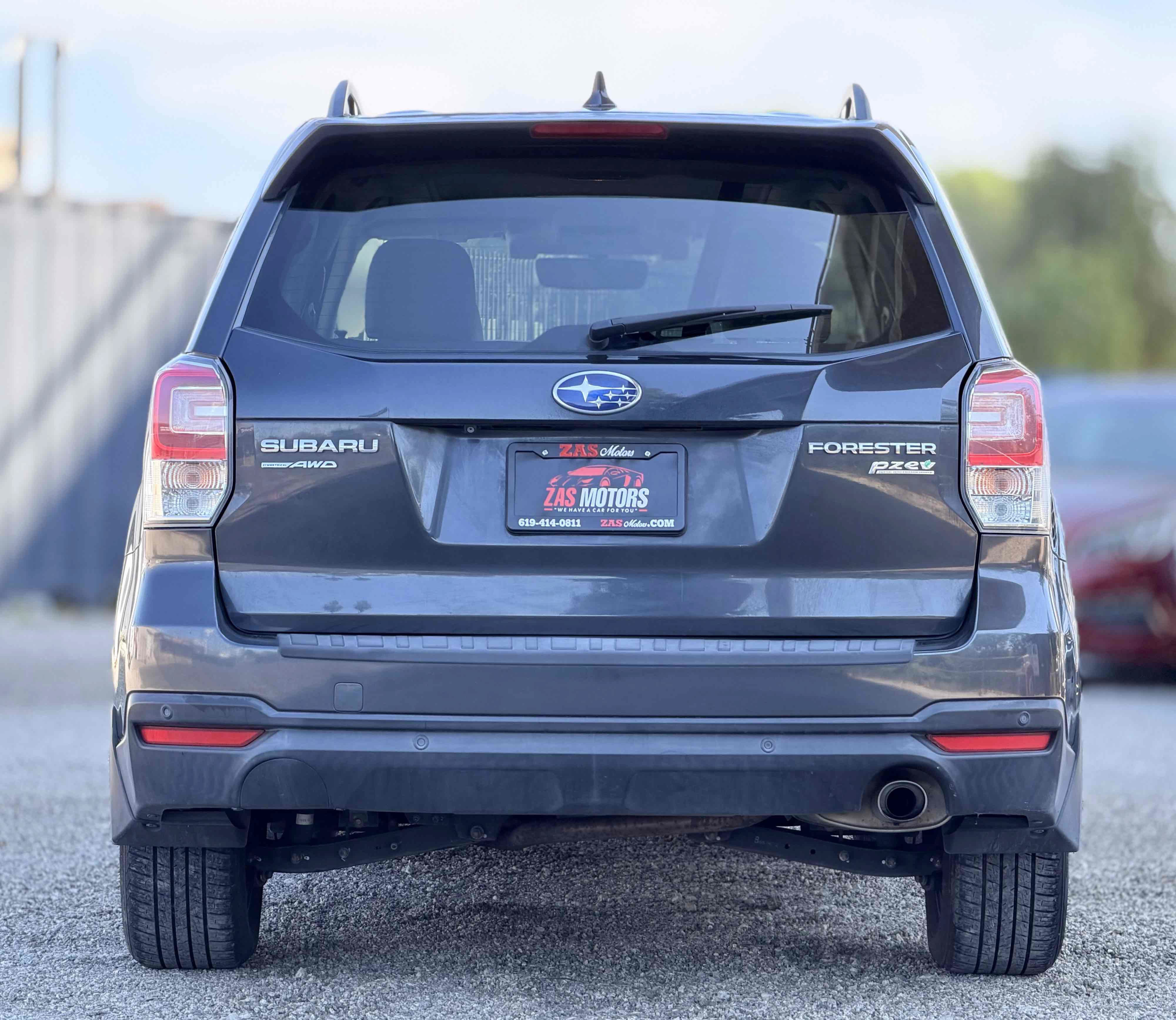 Used 2017 Subaru Forester 2.5i Limited AWD/4WD image 6