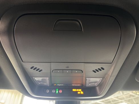 Used 2024 Buick Enclave Essence w/ Sport Touring Edition image 28