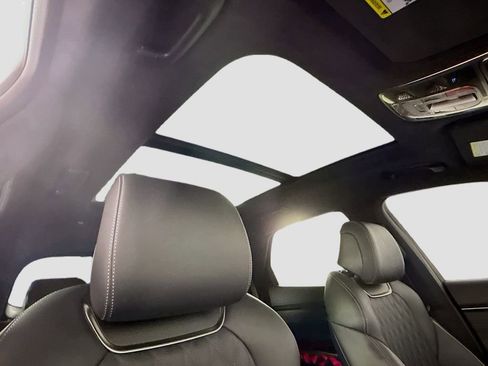 Used 2024 Genesis GV70 3.5T Sport w/ Sport Advanced Package image 19