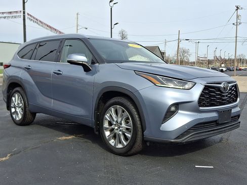 Used 2021 Toyota Highlander Limited AWD/4WD image 1