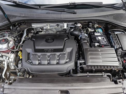 Used 2022 Volkswagen Tiguan SE FWD image 30