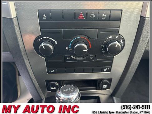 Used 2010 Jeep Grand Cherokee Laredo image 19