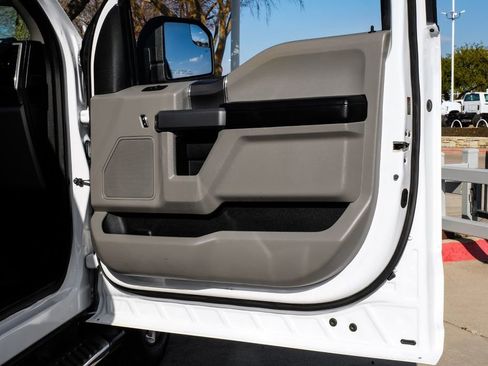 Used 2018 Ford F150 XLT w/ Equipment Group 302A Luxury image 44