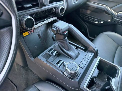 Used 2024 Toyota Tacoma TRD Off-Road w/ TRD Off Road Premium Package AWD/4WD image 27