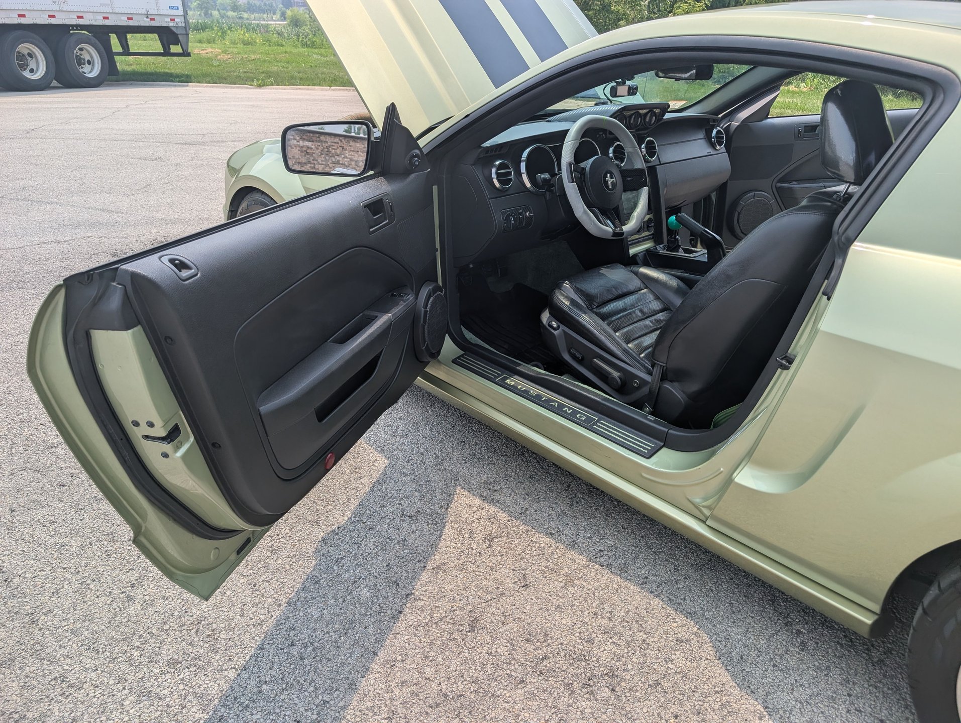 Used 2005 Ford Mustang GT Premium RWD image 42