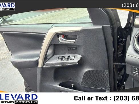 Used 2015 Toyota RAV4 Limited AWD/4WD image 25