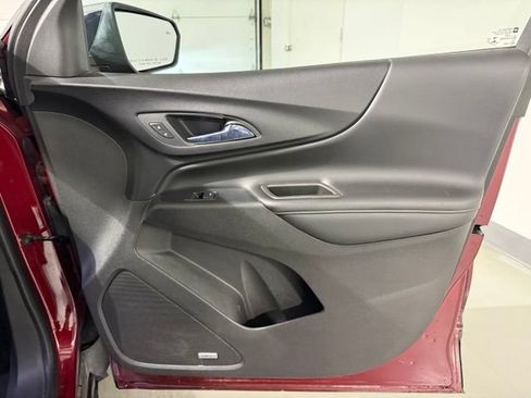 Used 2019 Chevrolet Equinox Premier FWD image 28