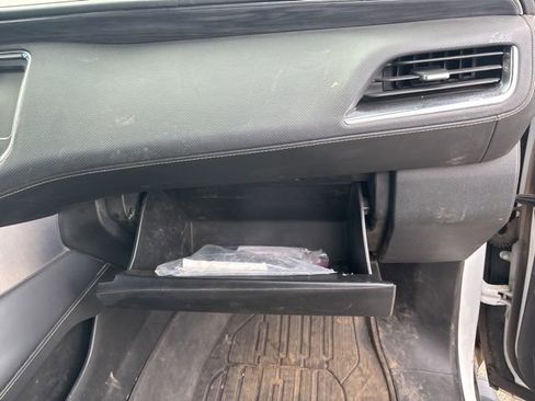 Used 2023 GMC Yukon XL SLT w/ SLT Luxury Package image 36