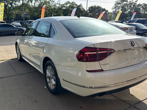 Used 2017 Volkswagen Passat 1.8T S FWD image 5