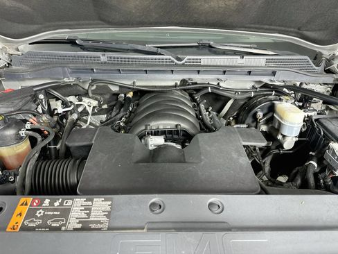 Used 2018 GMC Sierra 1500 SLT AWD/4WD image 30
