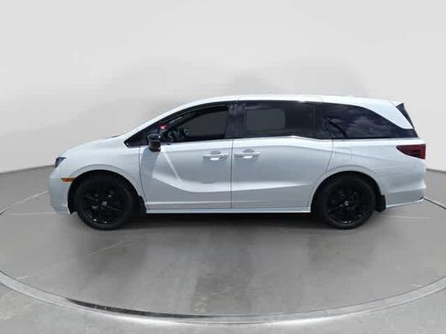 Used 2024 Honda Odyssey Sport image 5