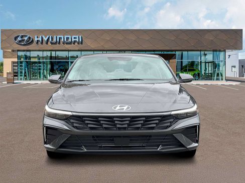 New 2026 Hyundai Elantra Limited FWD image 12