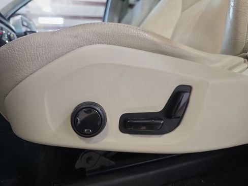 Used 2018 Volvo XC90 T6 Momentum w/ Convenience Package AWD/4WD image 22