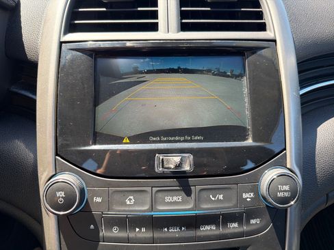Used 2016 Chevrolet Malibu LT w/ Power Convenience Package FWD image 16
