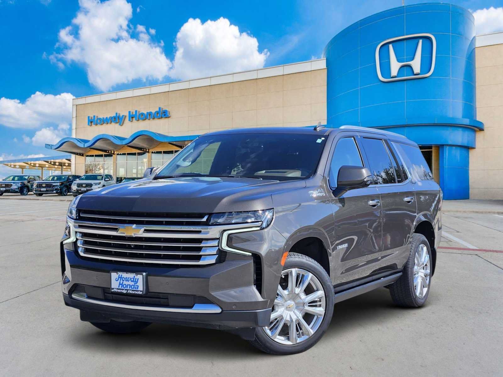 Used 2021 Chevrolet Tahoe High Country w/ Premium Package RWD image 1