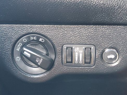 Used 2022 Dodge Challenger R/T image 25